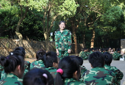新華電腦專修學院新生軍訓花絮