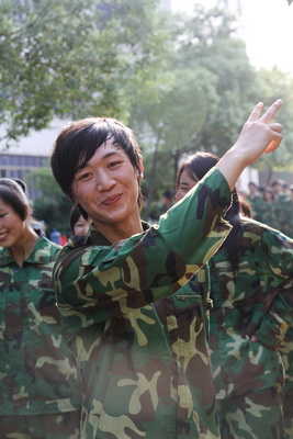 新華電腦專修學院新生軍訓花絮
