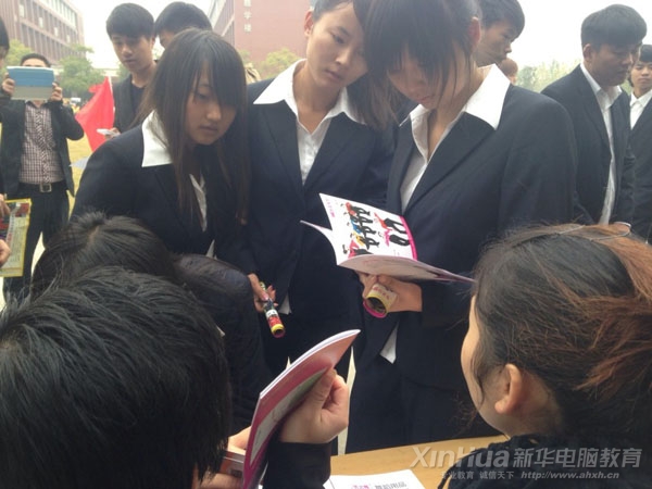 服裝類的企業很受女同學的歡迎
