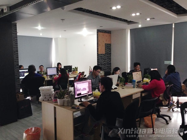 應聘學子現場設計作品 以便企業選撥優秀人才
