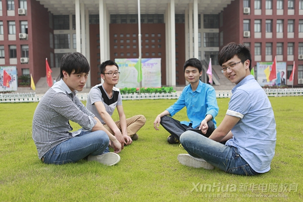 凱旋而歸的四位學子 我們衷心以他們為傲